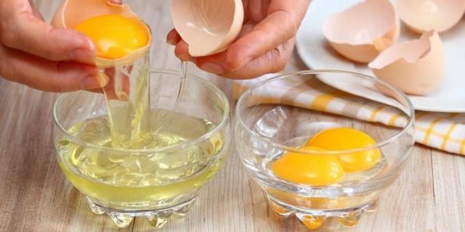 ما المواد الغذائية فيتامين D: صفار البيض