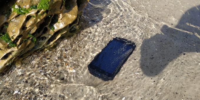 حماية الهاتف الذكي Poptel P9000 ماكس: تحت الماء