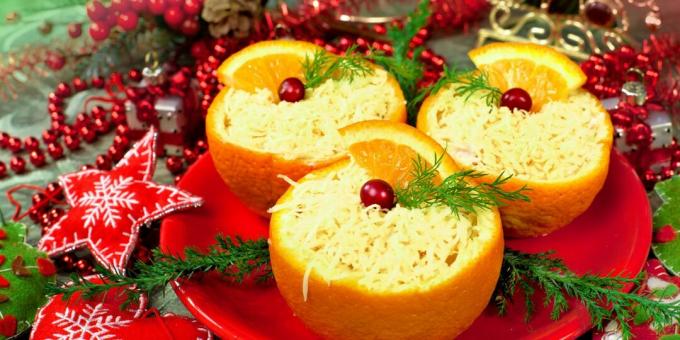سلطة الجبن مع عصي السلطعون باللون البرتقالي: وصفات لسلطات السنة الجديدة