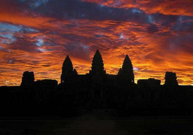 غروب الشمس في كمبوديا