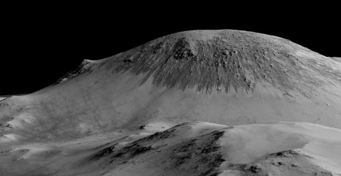 مياه على سطح المريخ يترك علامات داكنة على سفوح الجبال