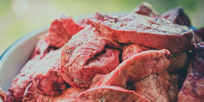 كيف وكم لطهي لحم الخنزير الرئة: قطع من لحم الخنزير الرئة المبردة