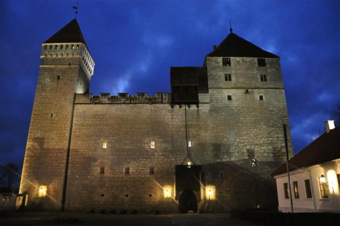 قلعة الأسقف في إستونيا
