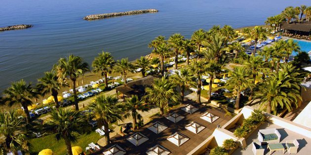 فنادق للعائلات مع الأطفال: فندق بالم بيتش 4 *، لارنكا، قبرص