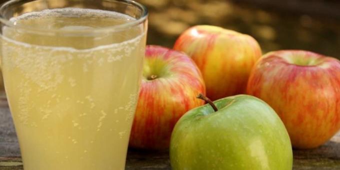 الشراب المنزل المصنوع من التفاح