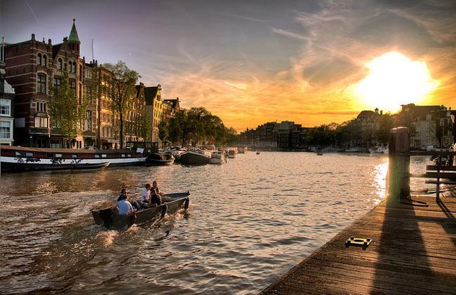 غروب الشمس في أمستردام