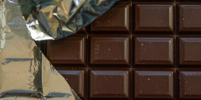 ما هي الأطعمة التي تحتوي على الحديد: الشوكولاته الداكنة