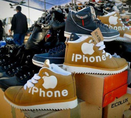 أحذية iphone