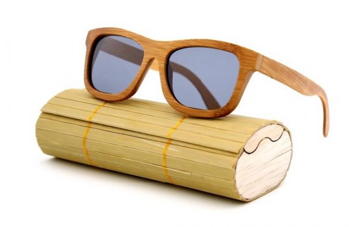 النظارات الشمسية الخشبية