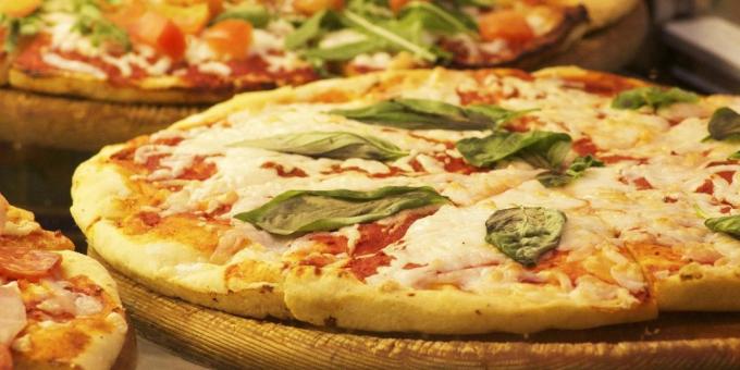 البيتزا التقليدية العجين: وصفة جيمي أوليفر