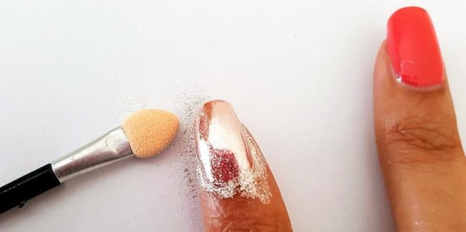 كيفية جعل طلاء الأظافر: الظلال المعدنية