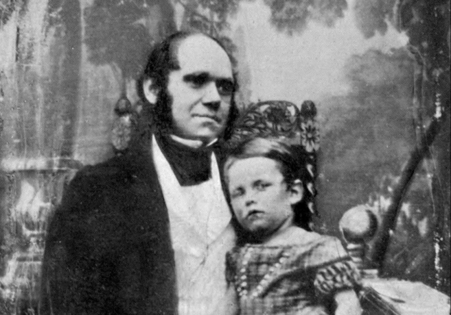 تشارلز داروين وابنه